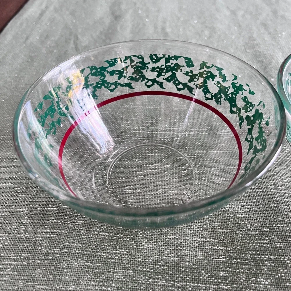 Set of 2 Arcoroc France Glass Bowls Sponge Christmas Holly Berry Design